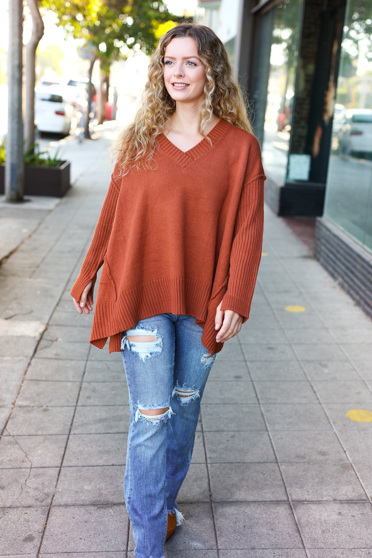 Amalia® | Casual chic rust oversized rib knit V-neck sweater