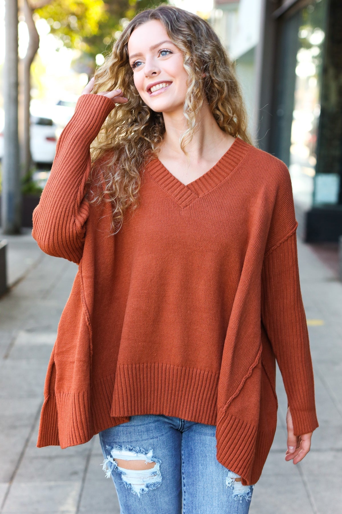 Amalia® | Casual chic rust oversized rib knit V-neck sweater