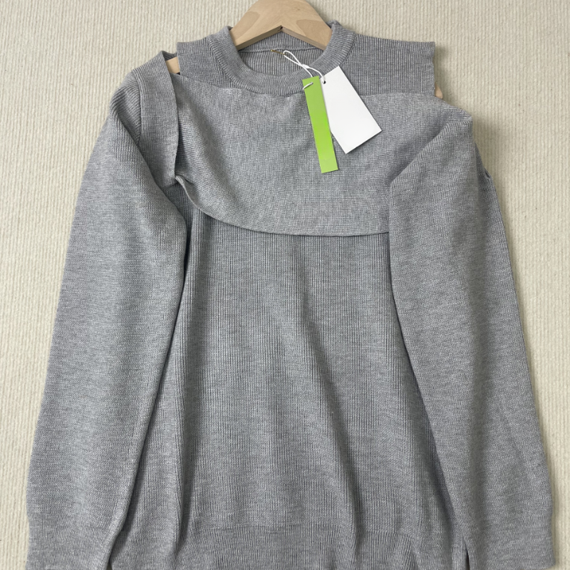 Valeria® | Gray plain long sleeve sweater