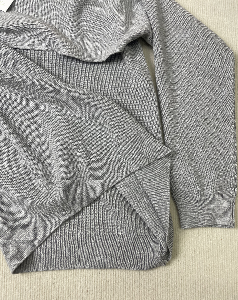 Valeria® | Gray plain long sleeve sweater