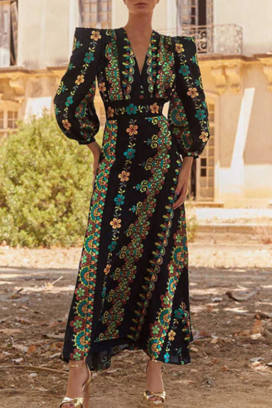 Alessia® | Vintage two-piece suit with an elegant geometric print and V-neck