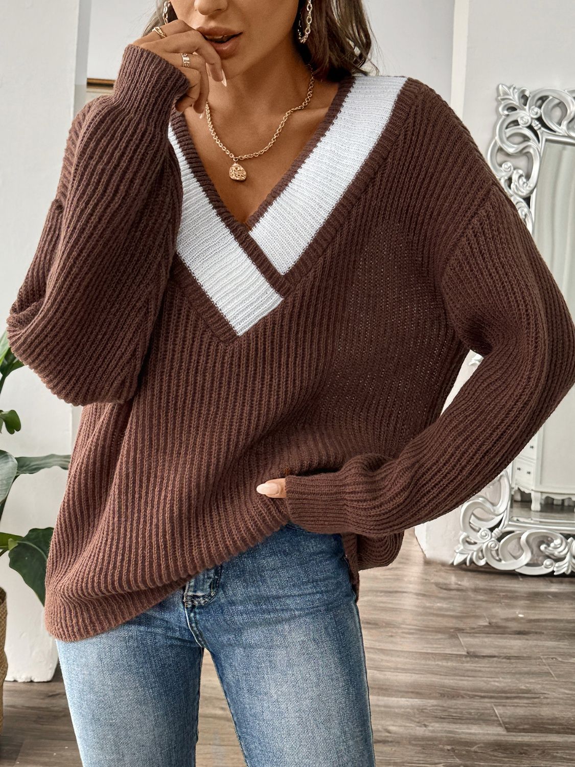 Alma® | Jumper with contrasting colors and relaxed shoulders