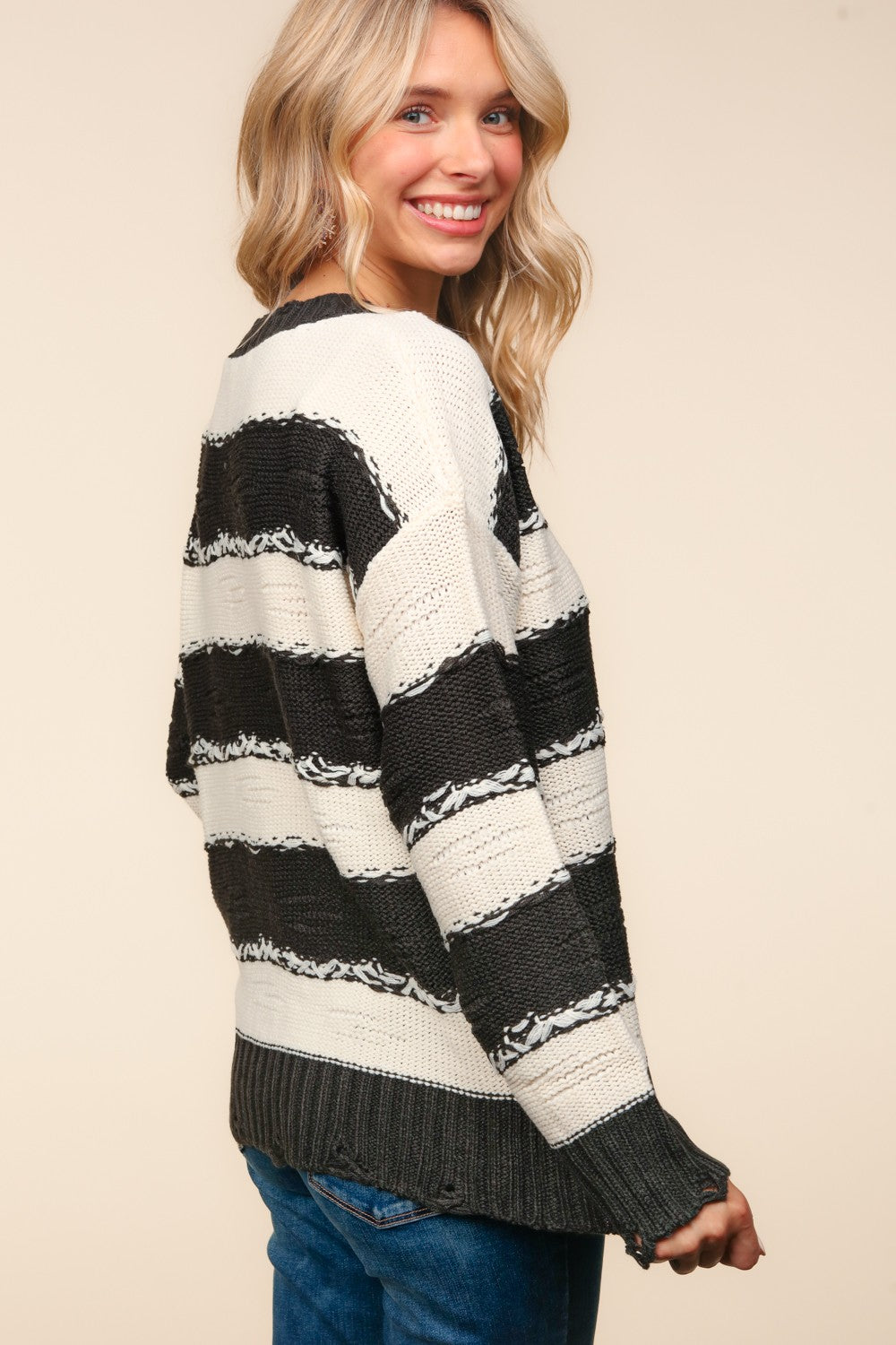 Alma® | Striped contrast distressed sweater from Haptics