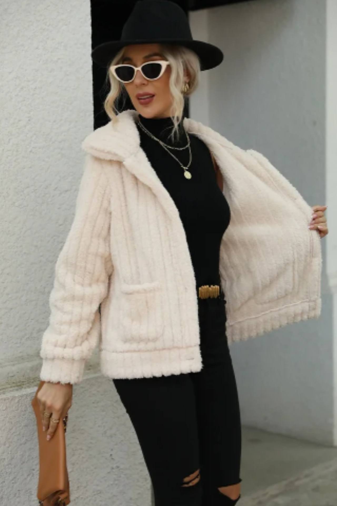 Angela® | Chic and relaxed winter garment