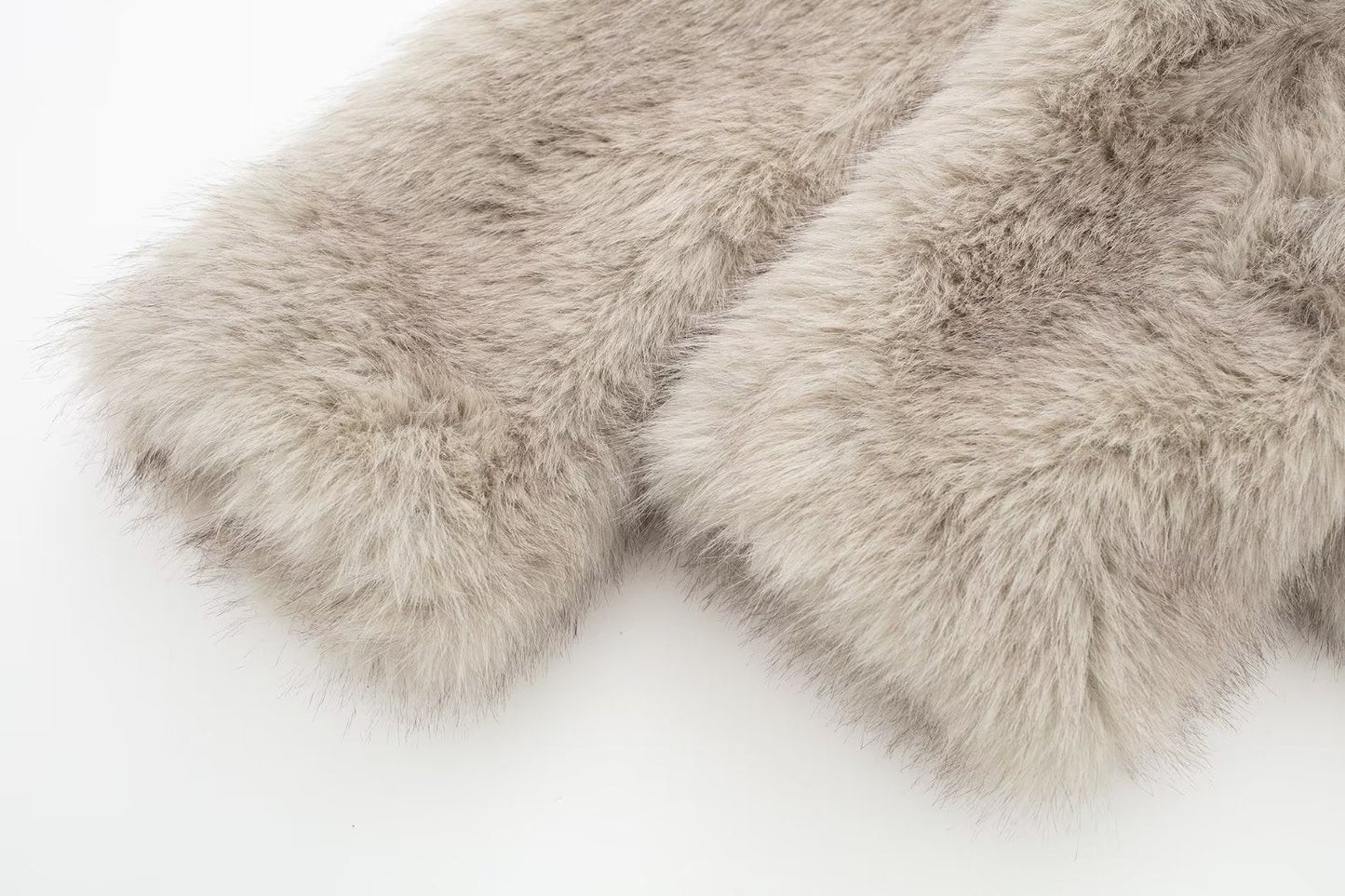 Alba® | Elegant faux fur jacket