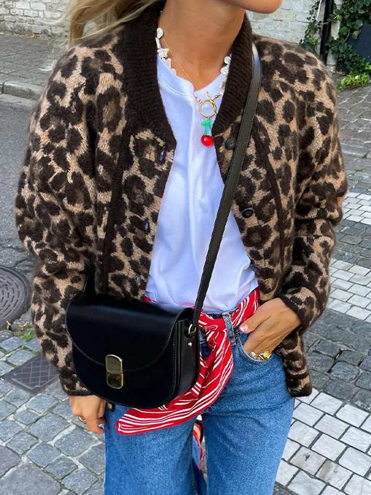 Amelia® | Stylish leopard print coat