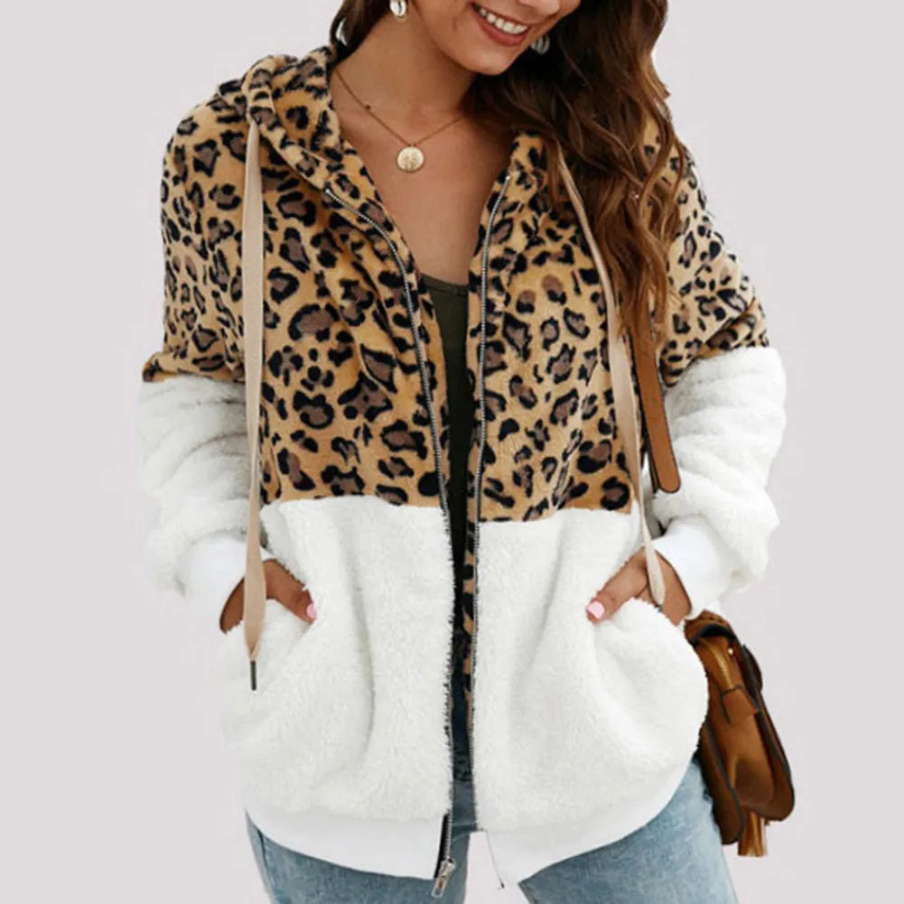 Almudena® | Plush leopard print hoodie