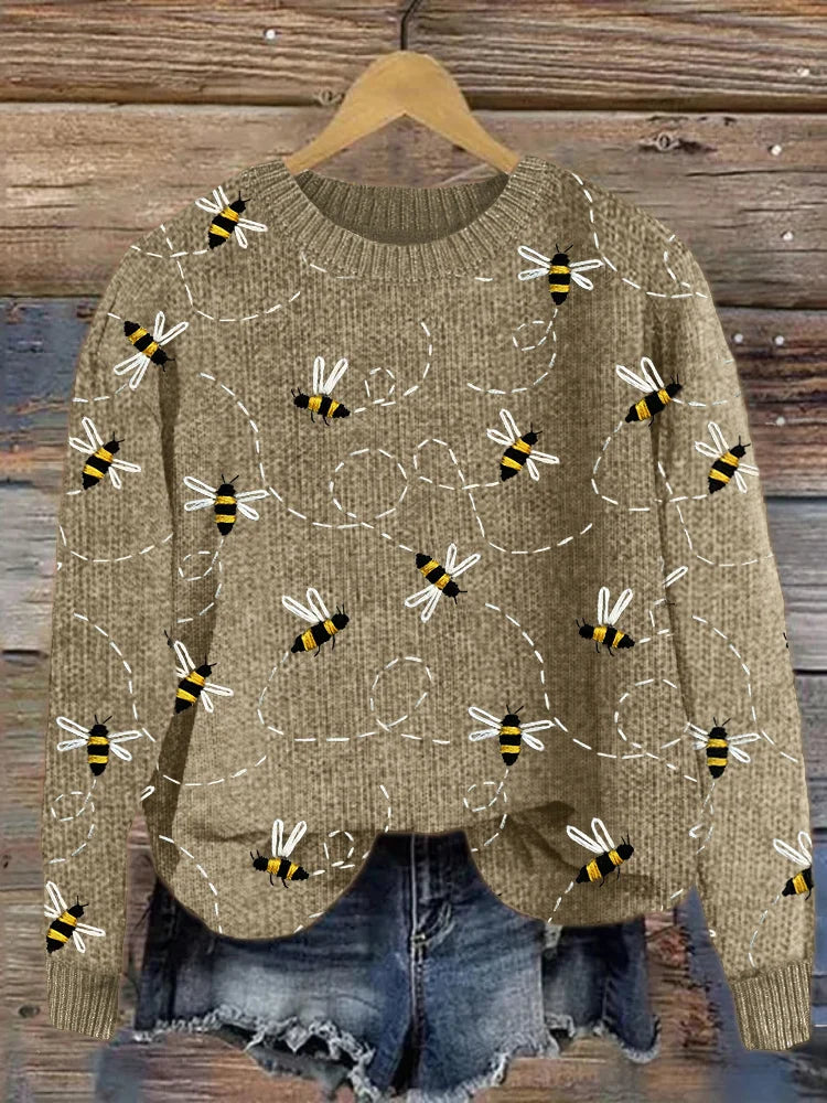 Amparo® | Beautiful knitted sweater with bee embroidery