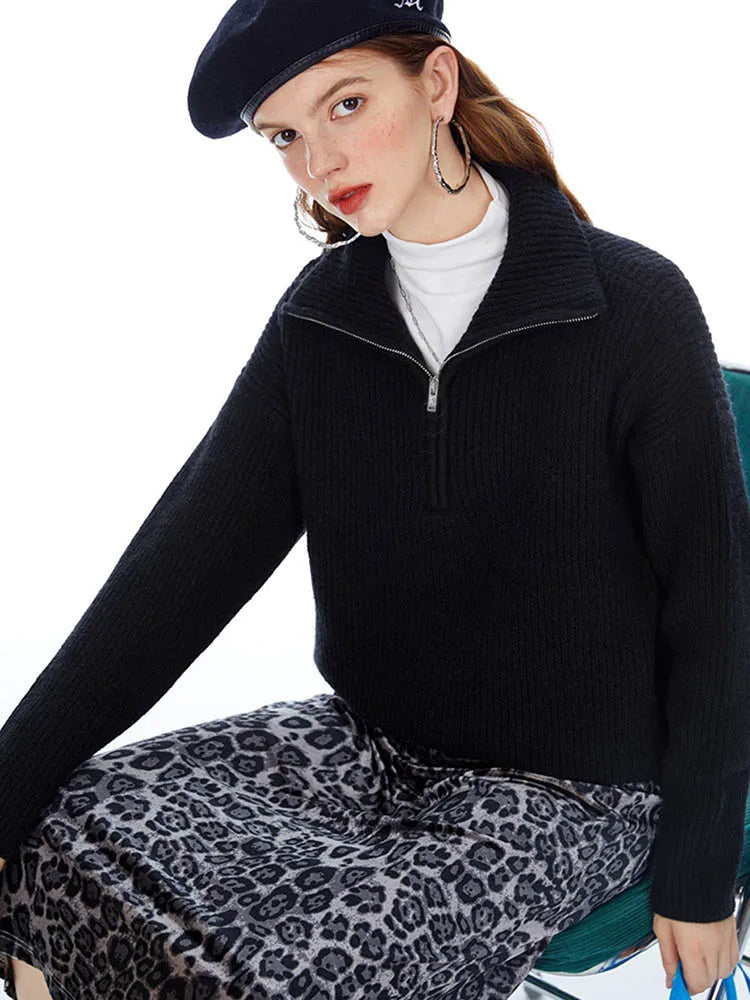 Alba® | Stylish sweater with a loose zipper