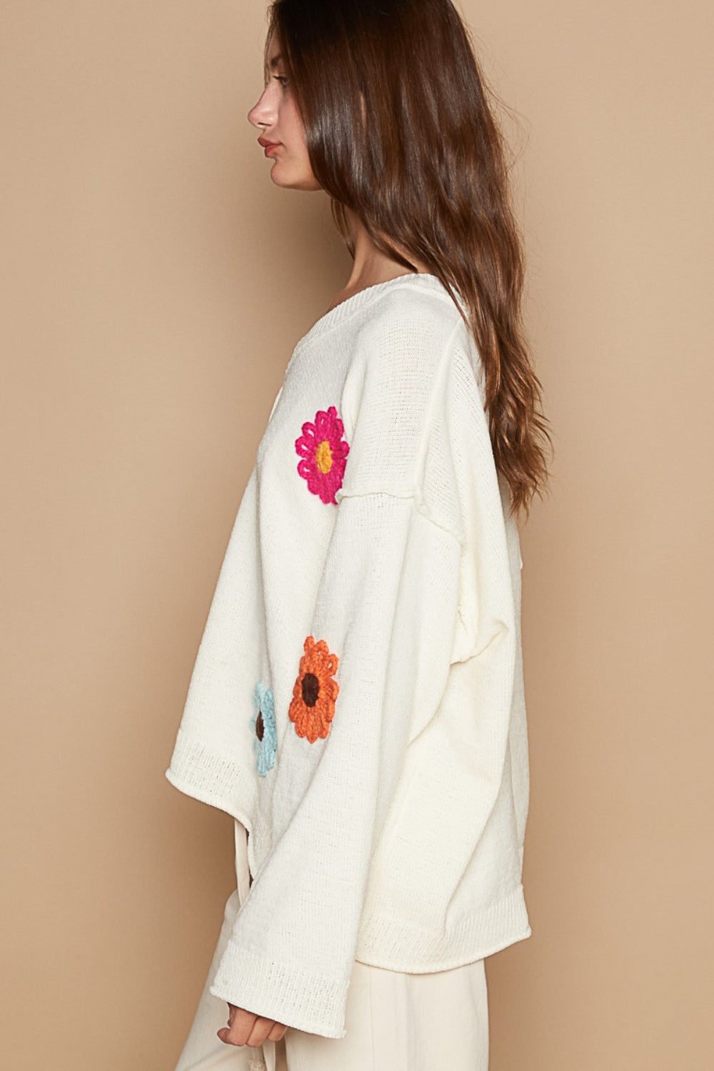 Vanja® | Long-sleeved V-neck sweater with floral patches